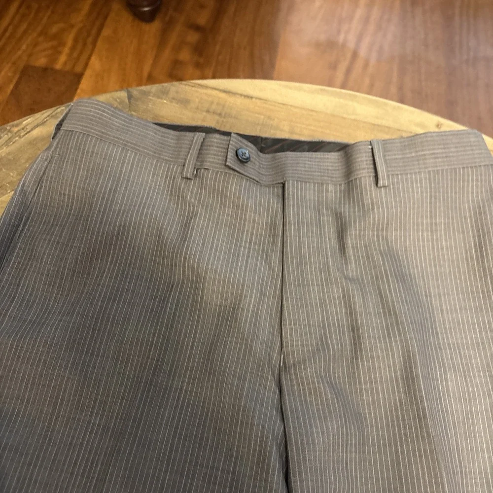 CALVIN KLEIN Mens Gray Pinstripe Wool Flat Front 2 Pc Suit 38S Jacket 32x30 Pant - Picture 9 of 12